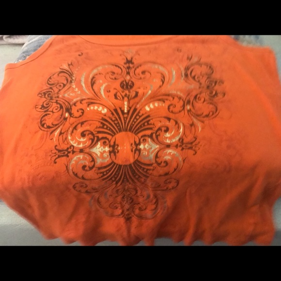 2 ribbed tank tops - Picture 2 of 3